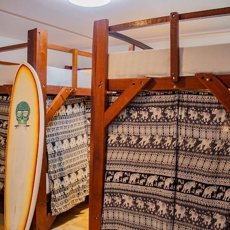 Surf & Party Weligama Hostel Exterior photo